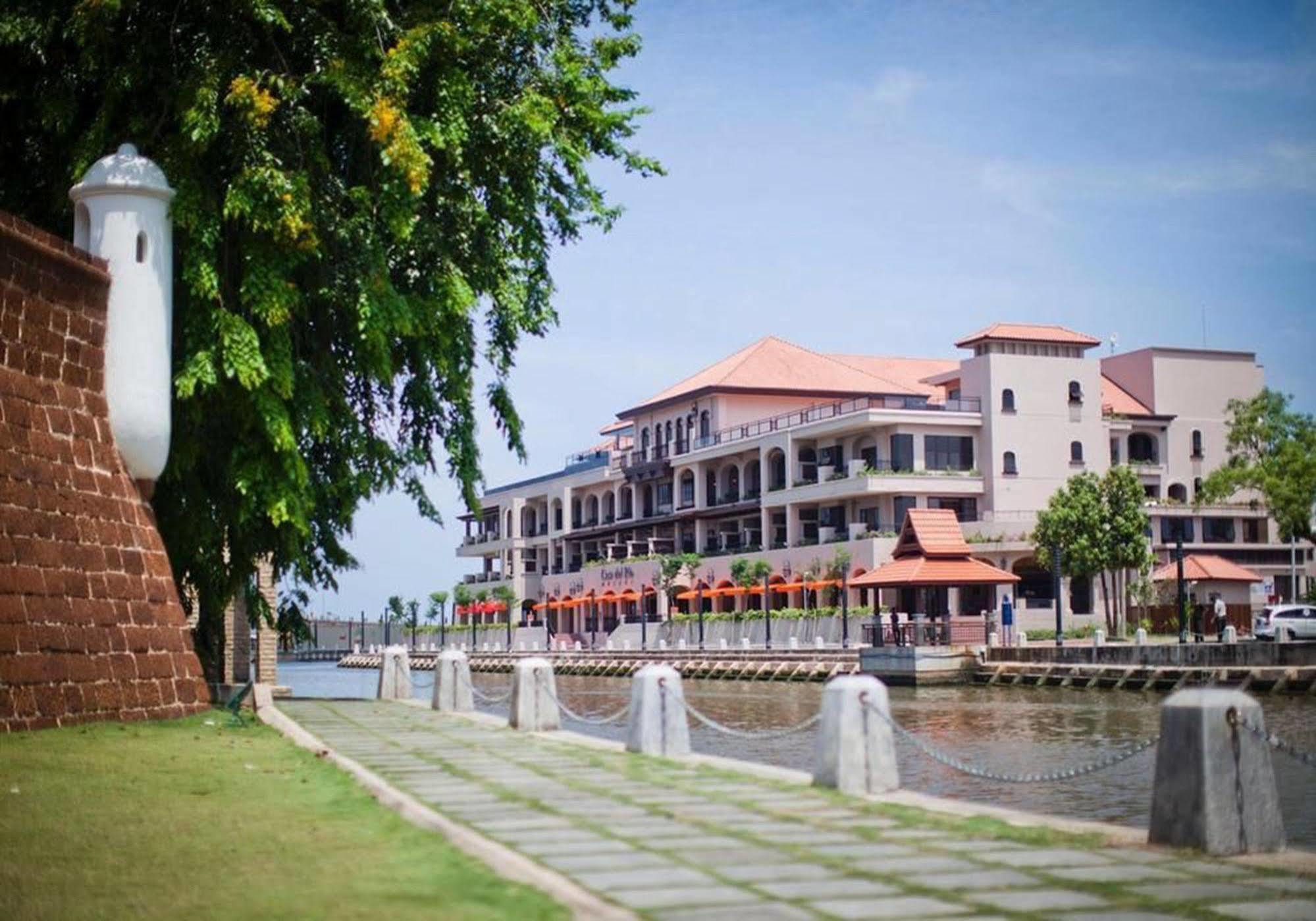 โรงแรมคาซา เดล รีโอ มะละกา Malacca ภายนอก รูปภาพ
